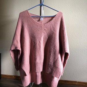 OVERSIZED KNIT SWEATER